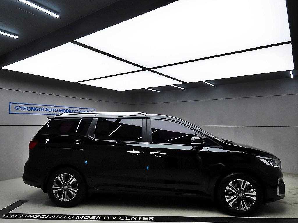 KIA Carnival - Vista 2