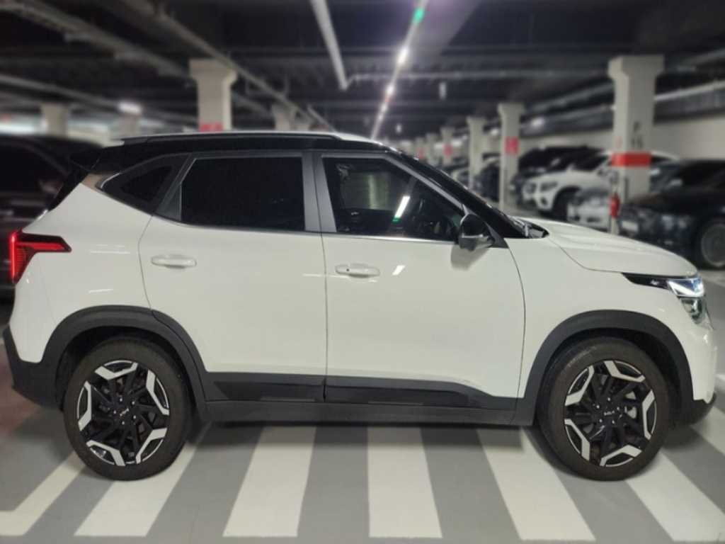 KIA Seltos - Vista 4