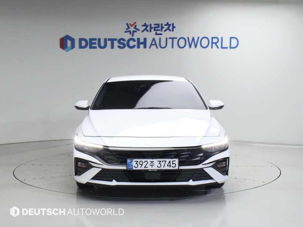 HYUNDAI Avante - Vista 3