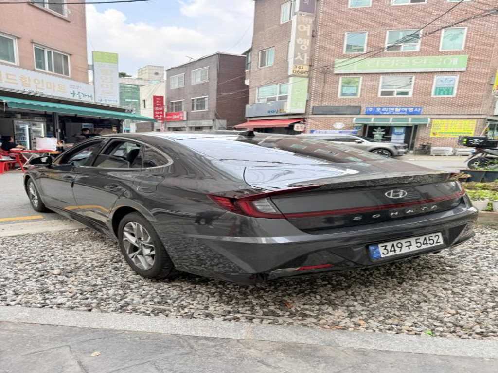 HYUNDAI Sonata - Vista 4