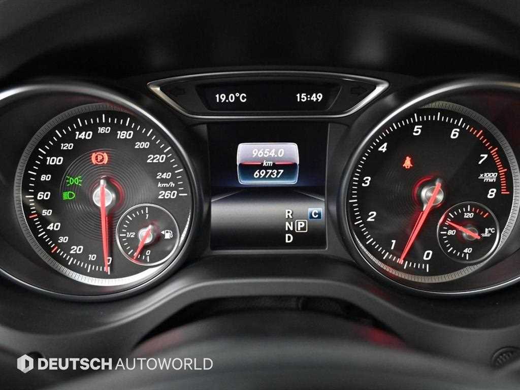 Mercedes Benz GLA Class - Vista 8