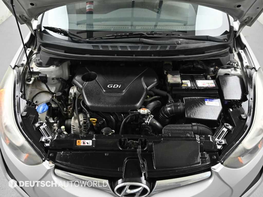 HYUNDAI Avante - Vista 6