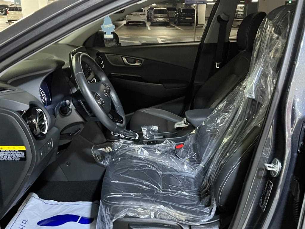 HYUNDAI Kona - Vista 12