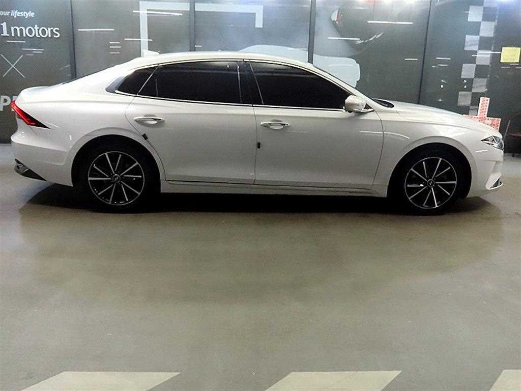 HYUNDAI Grandeur - Vista 3