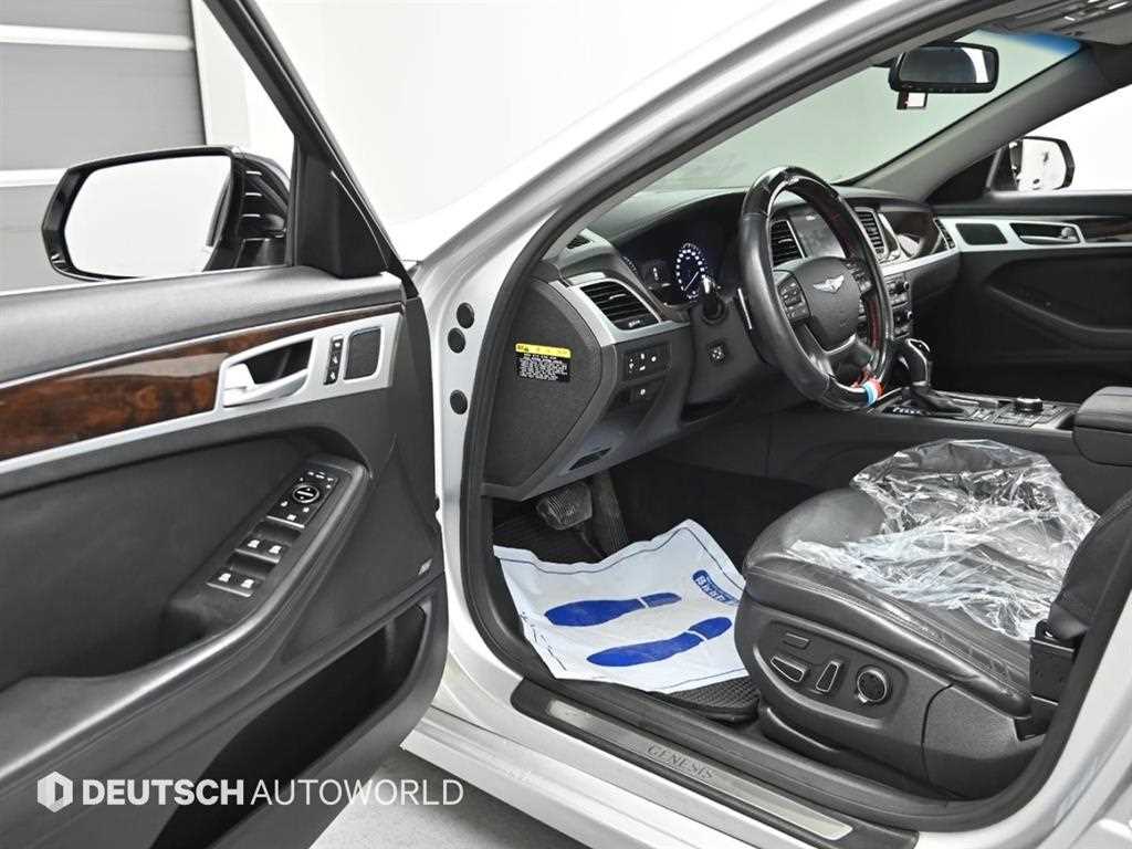 HYUNDAI Genesis - Vista 11