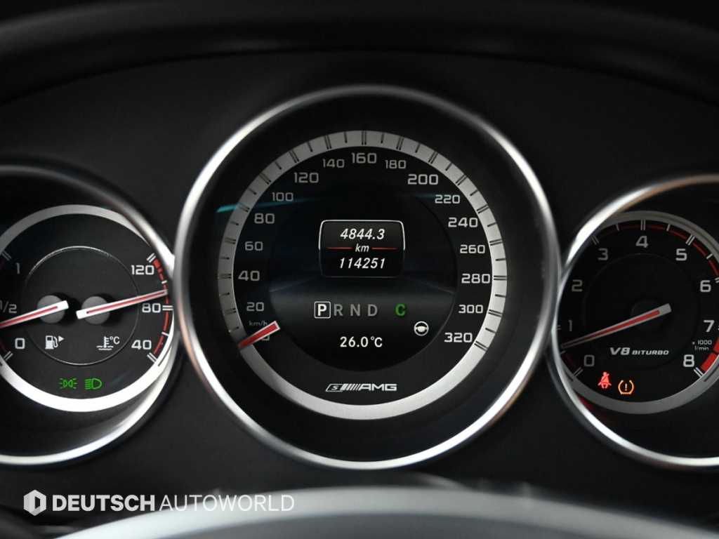 Mercedes Benz CLS Class - Vista 8