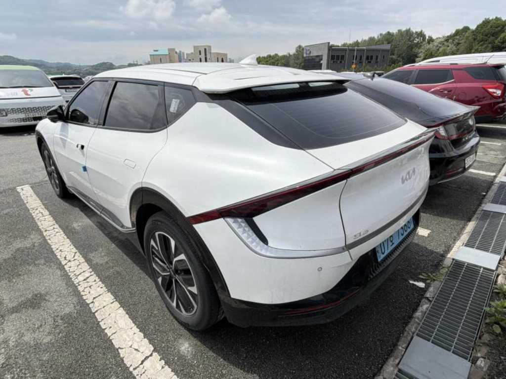KIA EV6 - Vista 5
