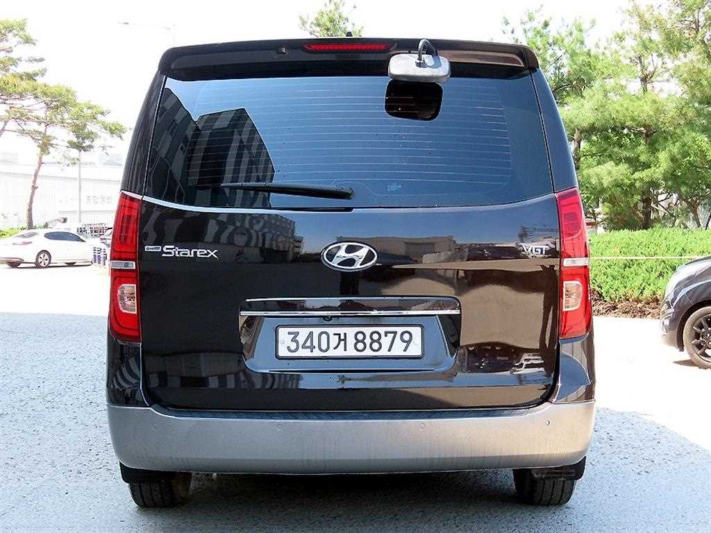 HYUNDAI Starex - Vista 4
