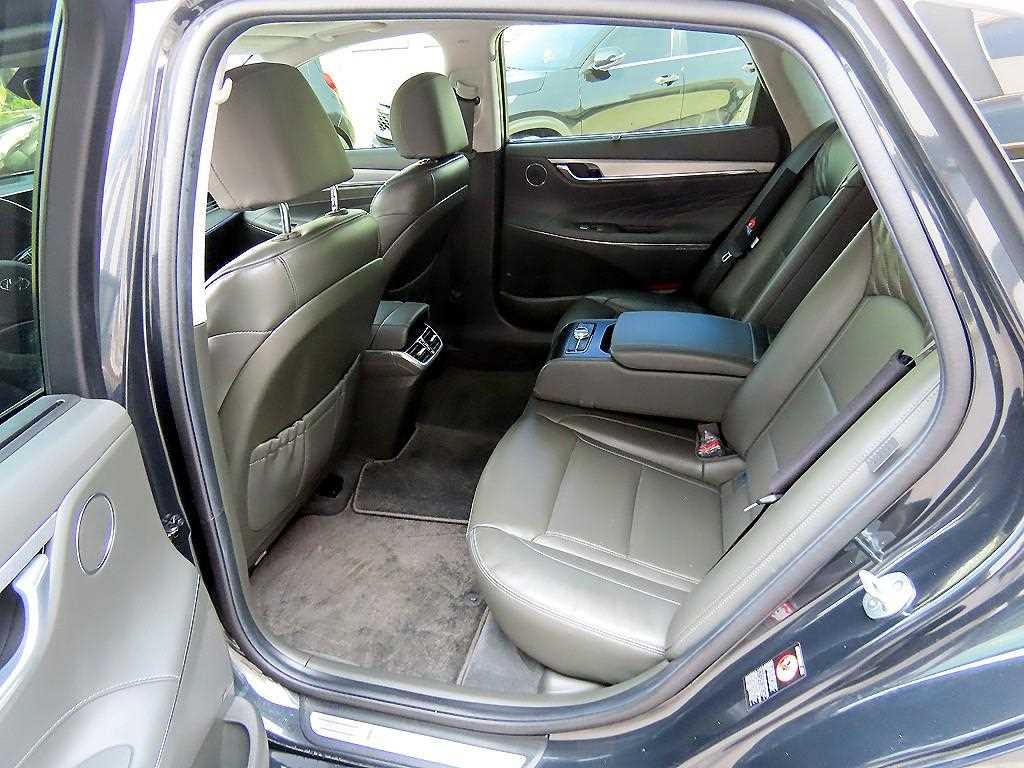 HYUNDAI Grandeur - Vista 6