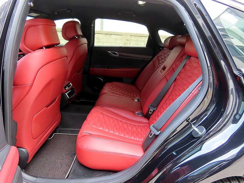 Genesis G80 - Vista 6