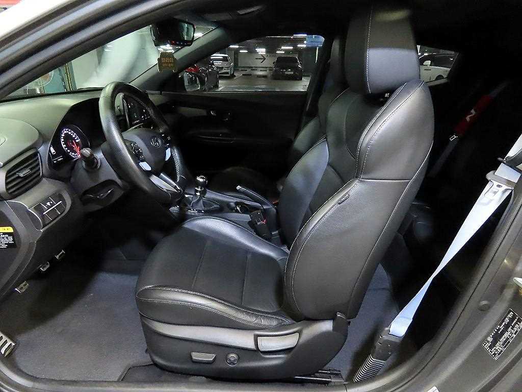 HYUNDAI Veloster - Vista 6