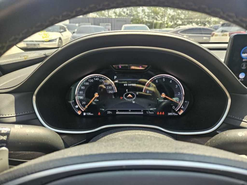 Genesis G80 - Vista 8