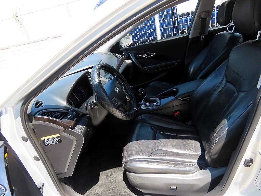 HYUNDAI Grandeur - Vista 5