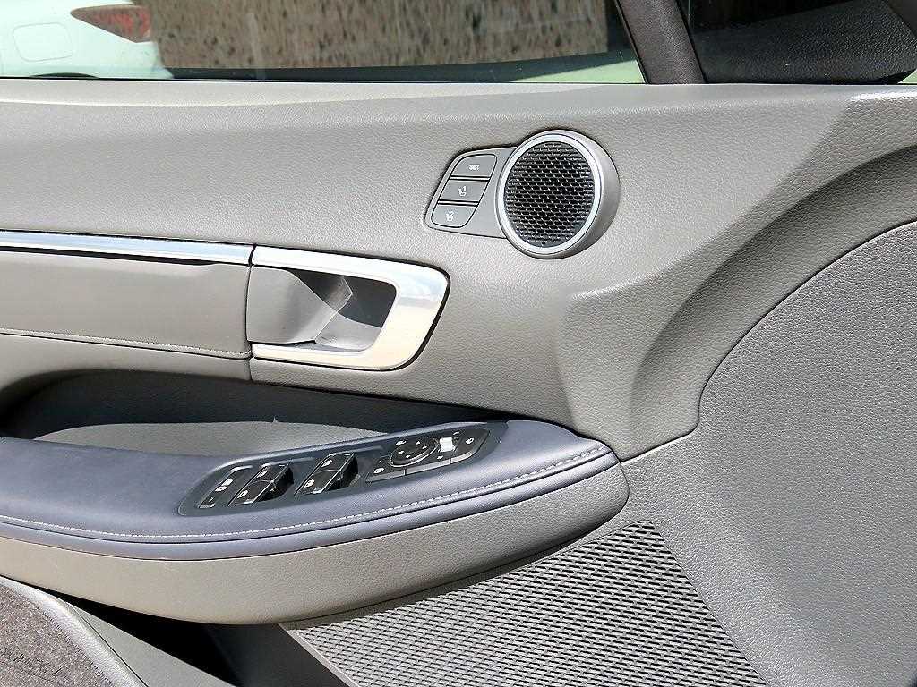 HYUNDAI Sonata - Vista 12