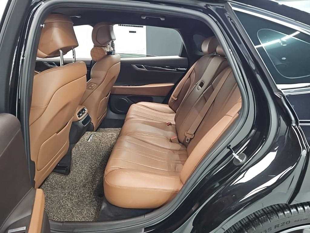 Genesis G80 - Vista 12