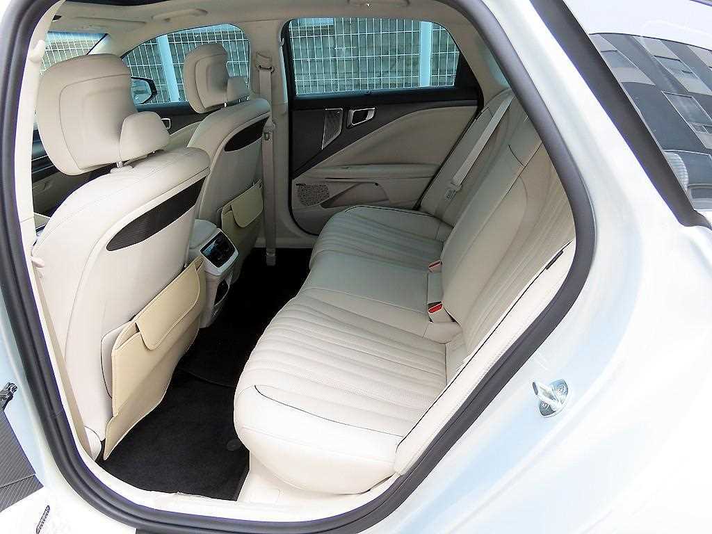 KIA K8 - Vista 6