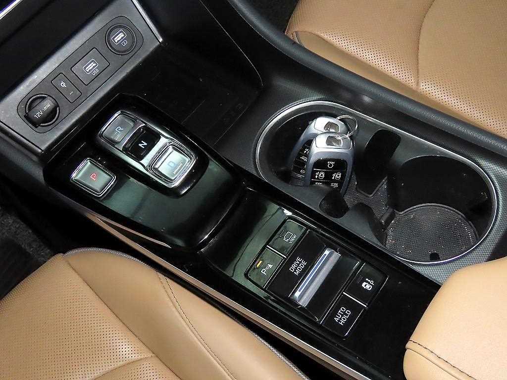 HYUNDAI Sonata - Vista 12