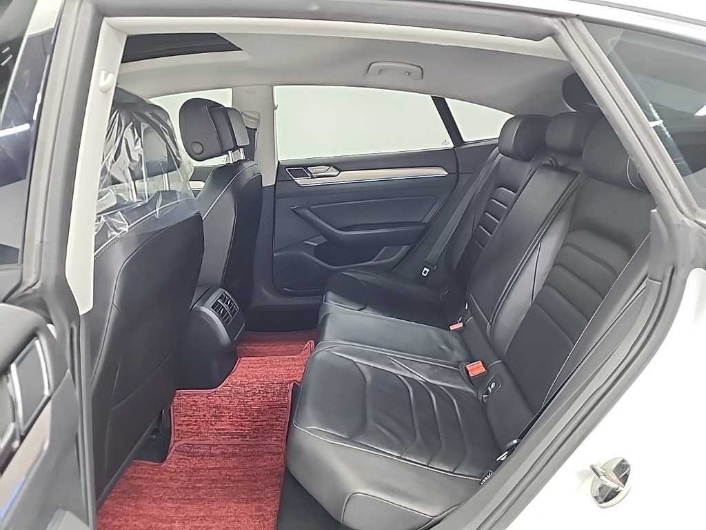 Volkswagen Arteon - Vista 12