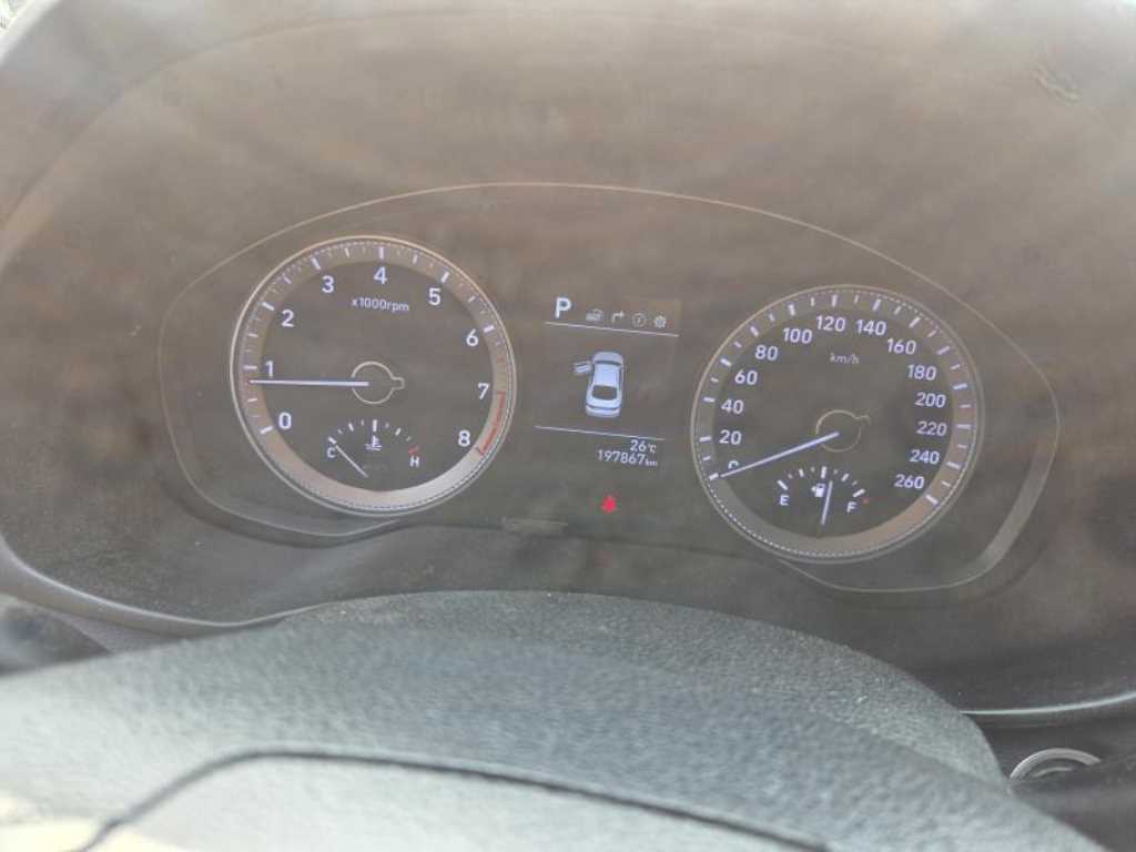 HYUNDAI Grandeur - Vista 12