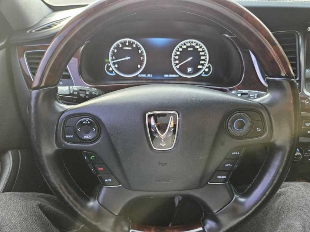 HYUNDAI Equus - Vista 7