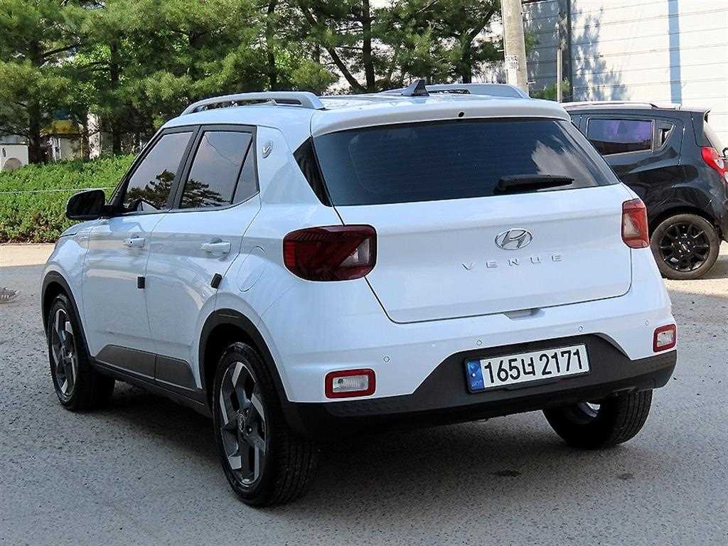 HYUNDAI Venue - Vista 3