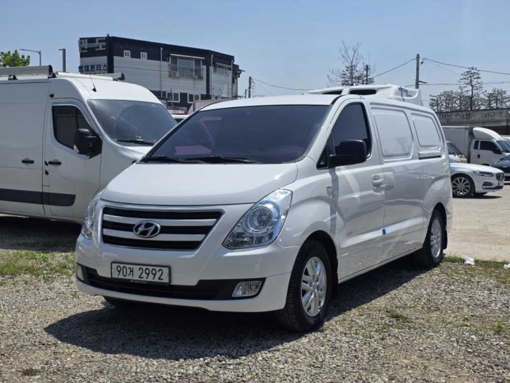 HYUNDAI Starex 2018 Blanco - Importación desde Corea - HF Imports Iquique - Foto 1
