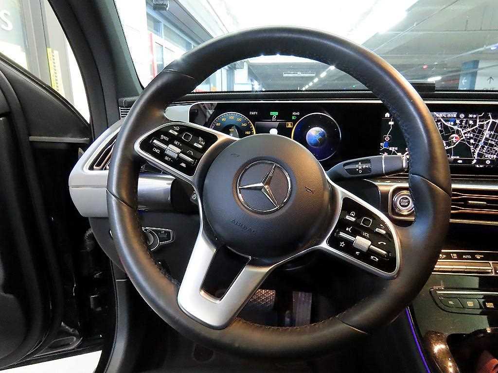 Mercedes Benz EQC - Vista 8
