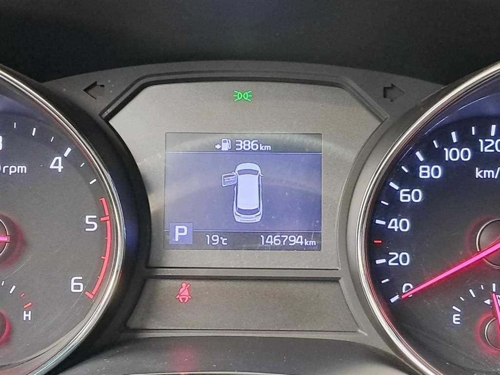KIA Carnival - Vista 8