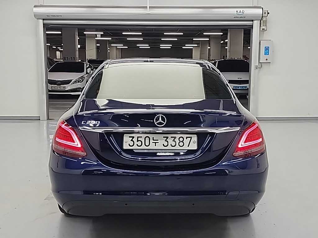Mercedes Benz C Class - Vista 3
