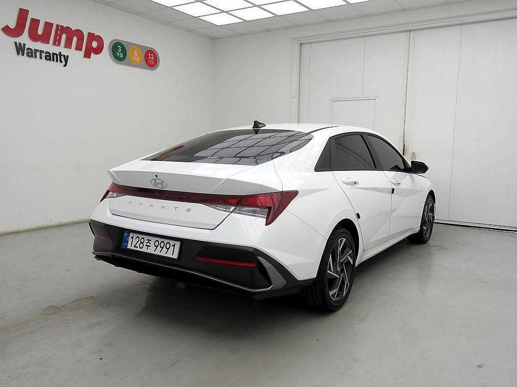 HYUNDAI Avante - Vista 4