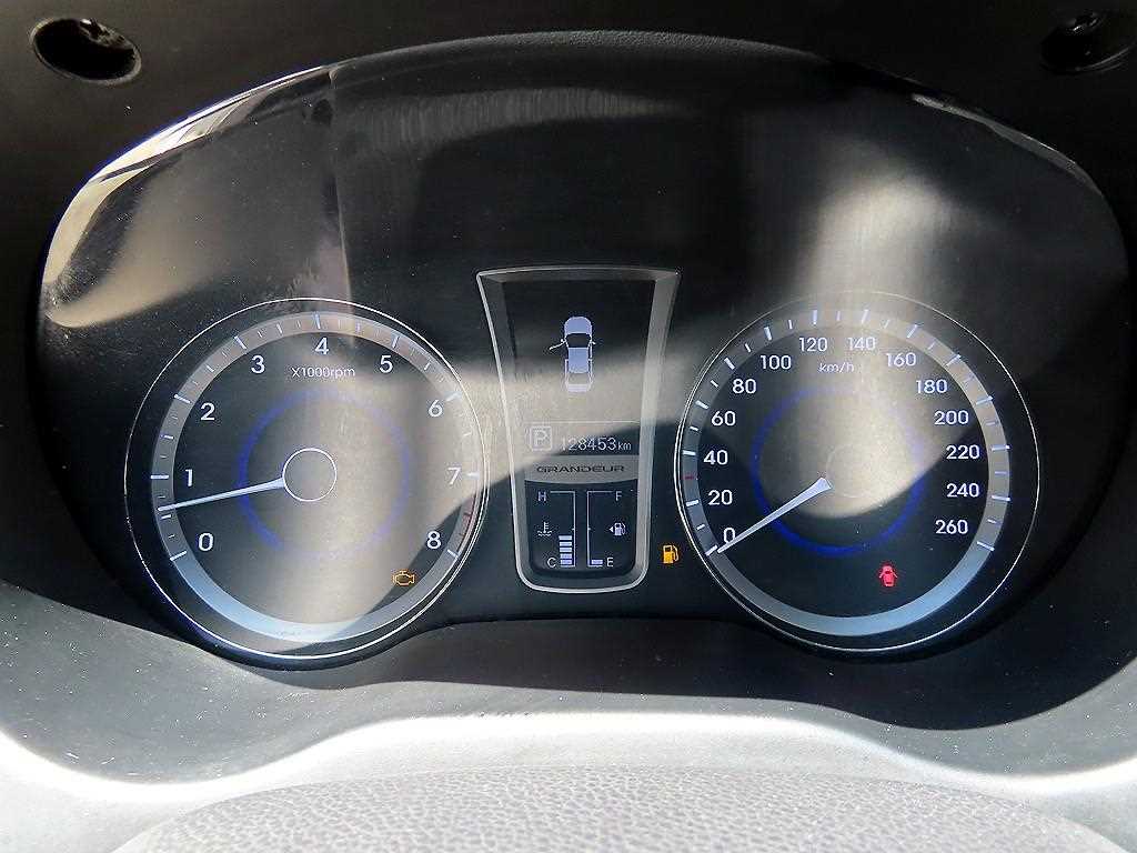 HYUNDAI Grandeur - Vista 9