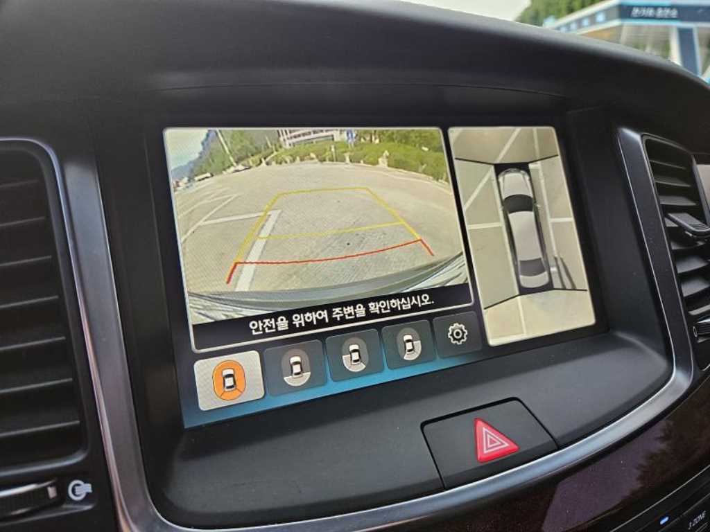 HYUNDAI Equus - Vista 12