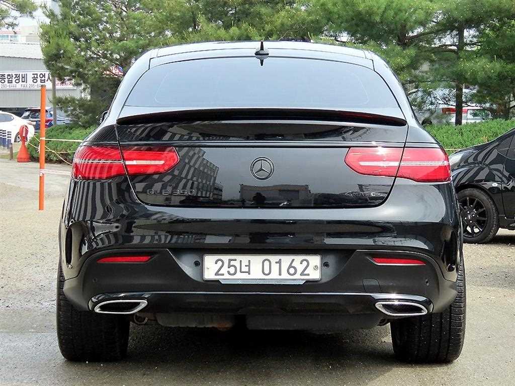 Mercedes Benz GLE Class - Vista 4