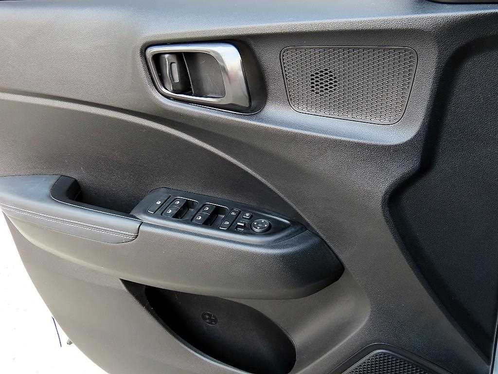 HYUNDAI Venue - Vista 11
