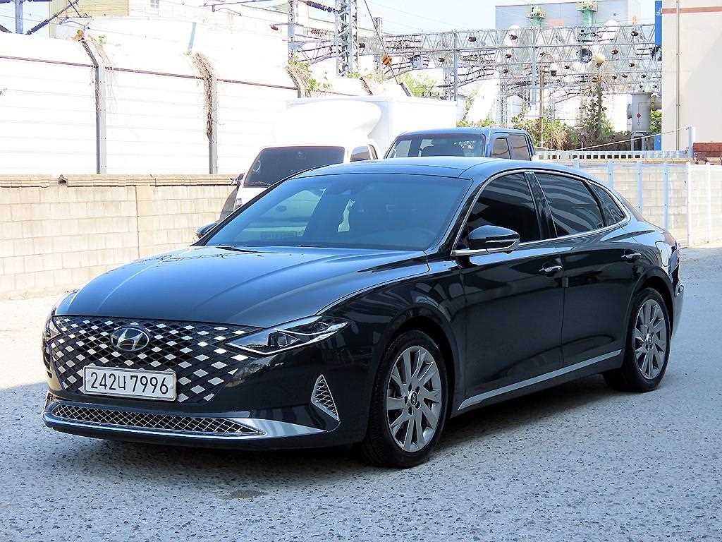 HYUNDAI Grandeur - Vista 2