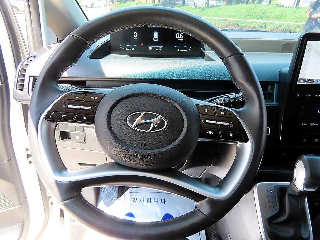 HYUNDAI Staria - Vista 8