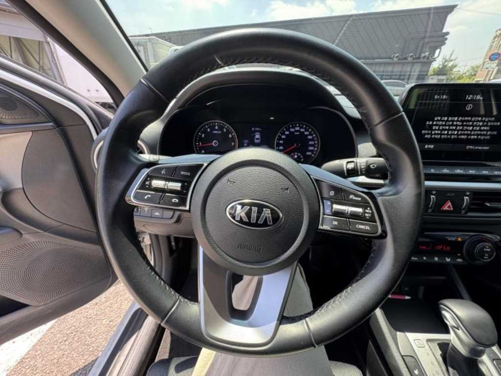 KIA K3 - Vista 5