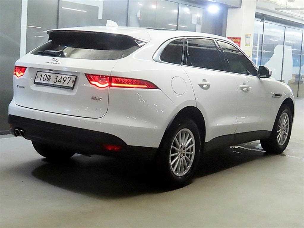 Jaguar F-PACE - Vista 4