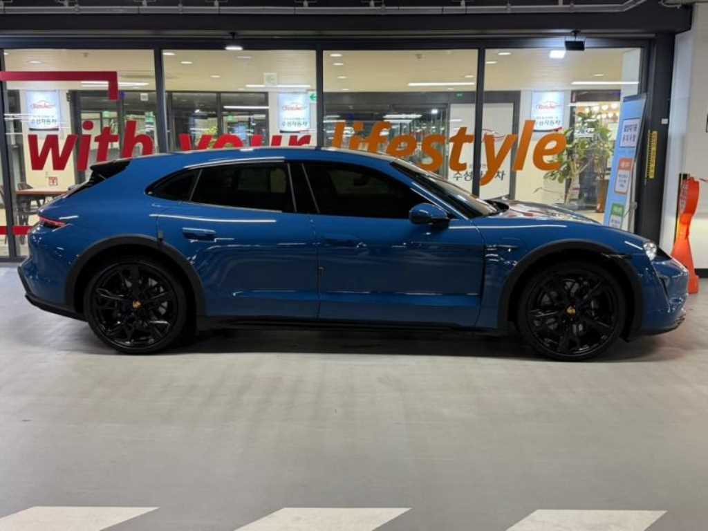 Porsche Taycan - Vista 3