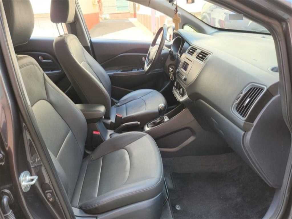 KIA Pride - Vista 4