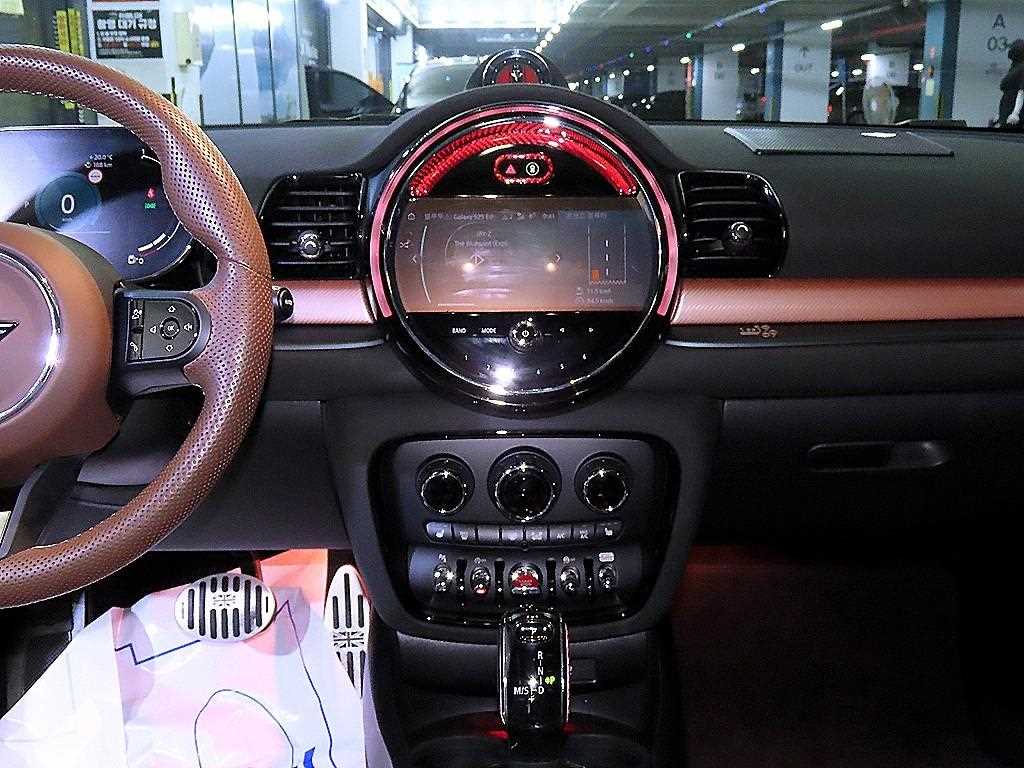 Mini Clubman - Vista 11