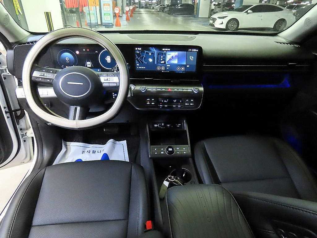 HYUNDAI Kona - Vista 10