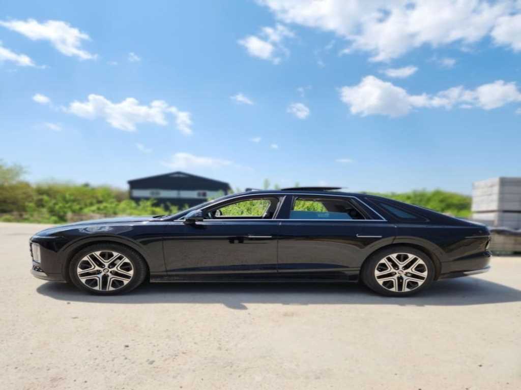 HYUNDAI Grandeur - Vista 3
