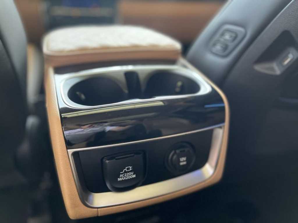 KIA Carnival - Vista 10