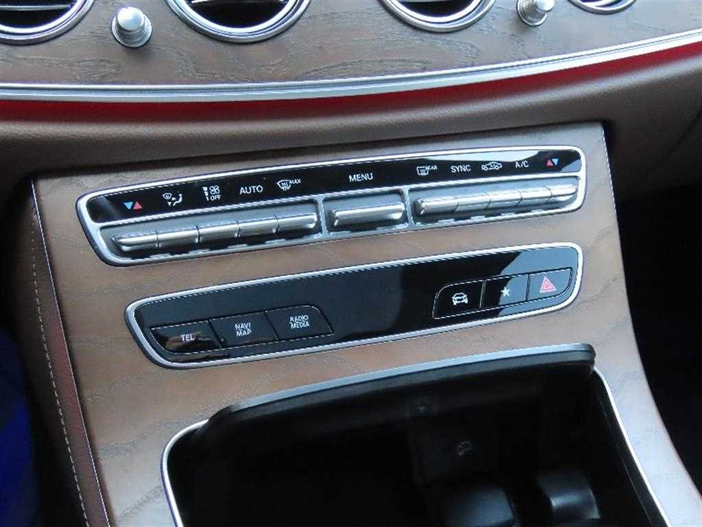 Mercedes Benz E class - Vista 7