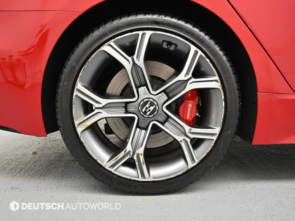 KIA Stinger - Vista 6