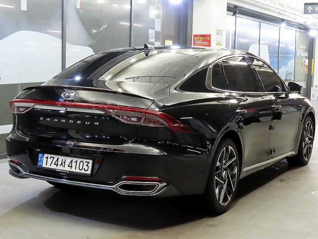 HYUNDAI Grandeur - Vista 4