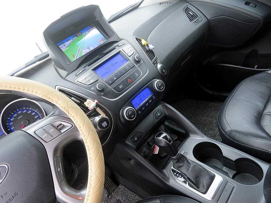 HYUNDAI Tucson - Vista 10