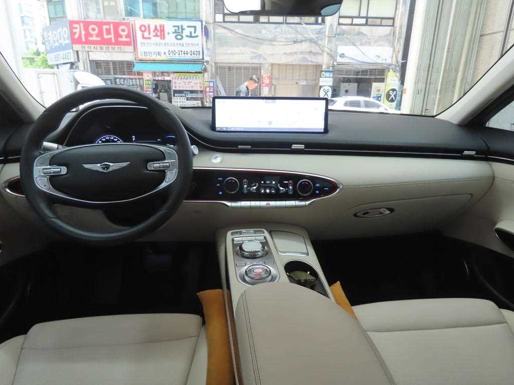 Genesis GV70 - Vista 7