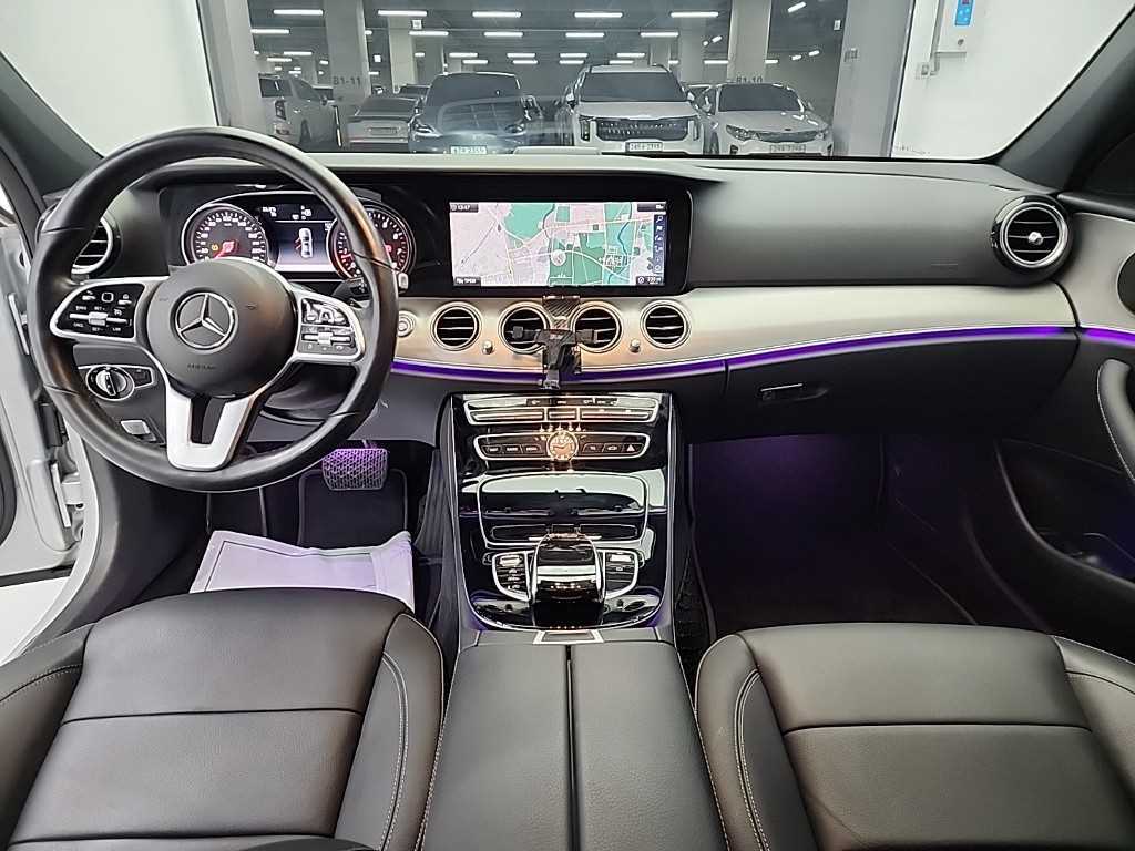 Mercedes Benz E class - Vista 7